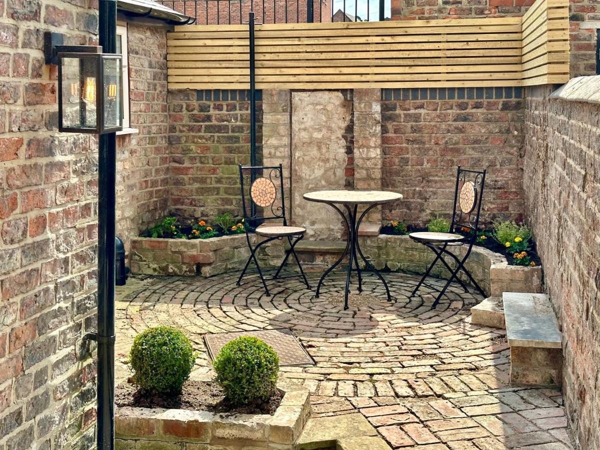Guildhall Garden York Exteriör bild